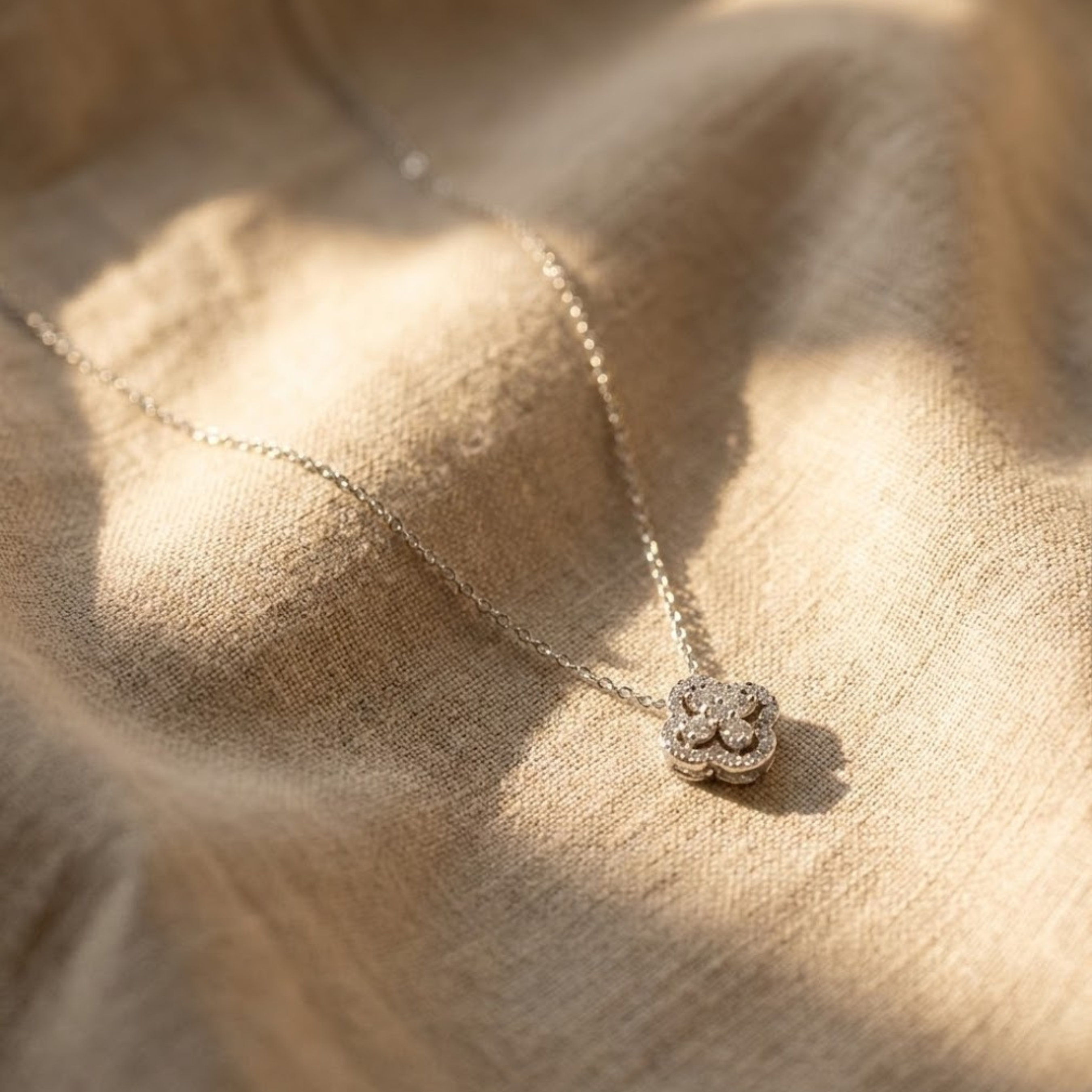 תליון תלתן מזל