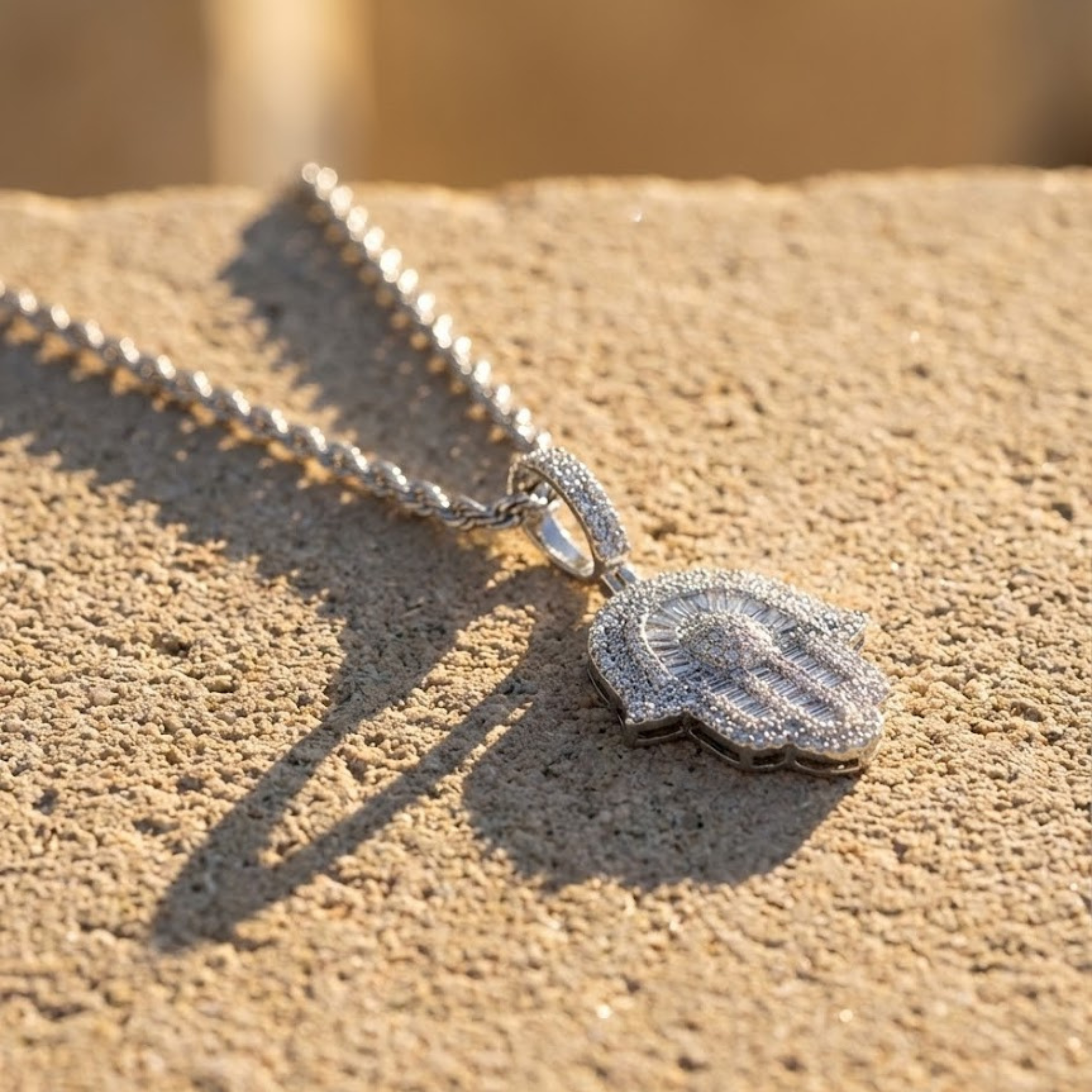 תליון חמסה - שמירה, ברכה ויוקרה בלב אחד