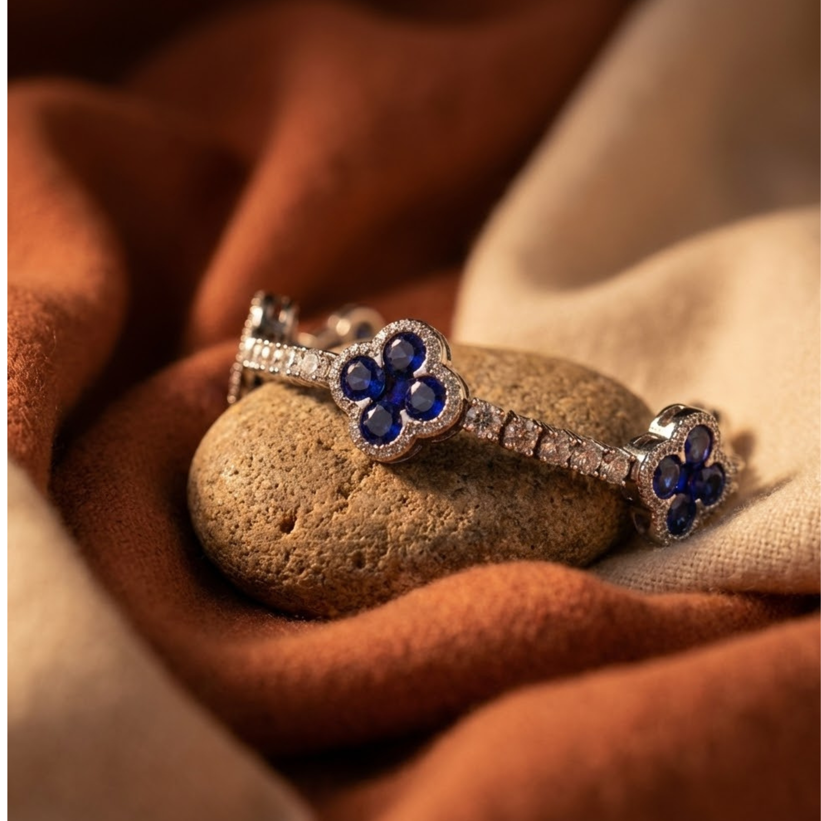 צמיד טניס 18K משובץ פרחי זירקוניה יוקרתיים