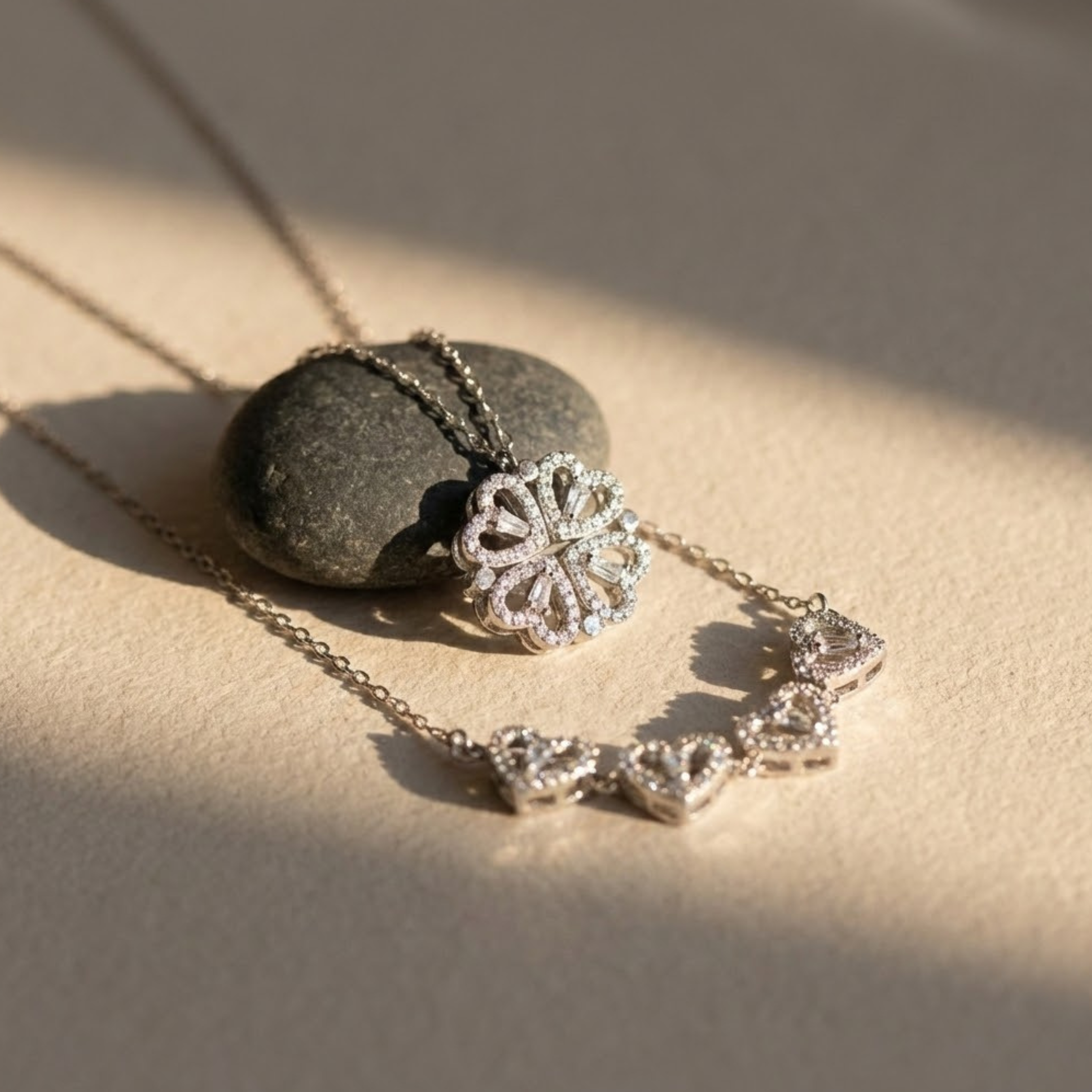 תליון תלתן לב נפתח