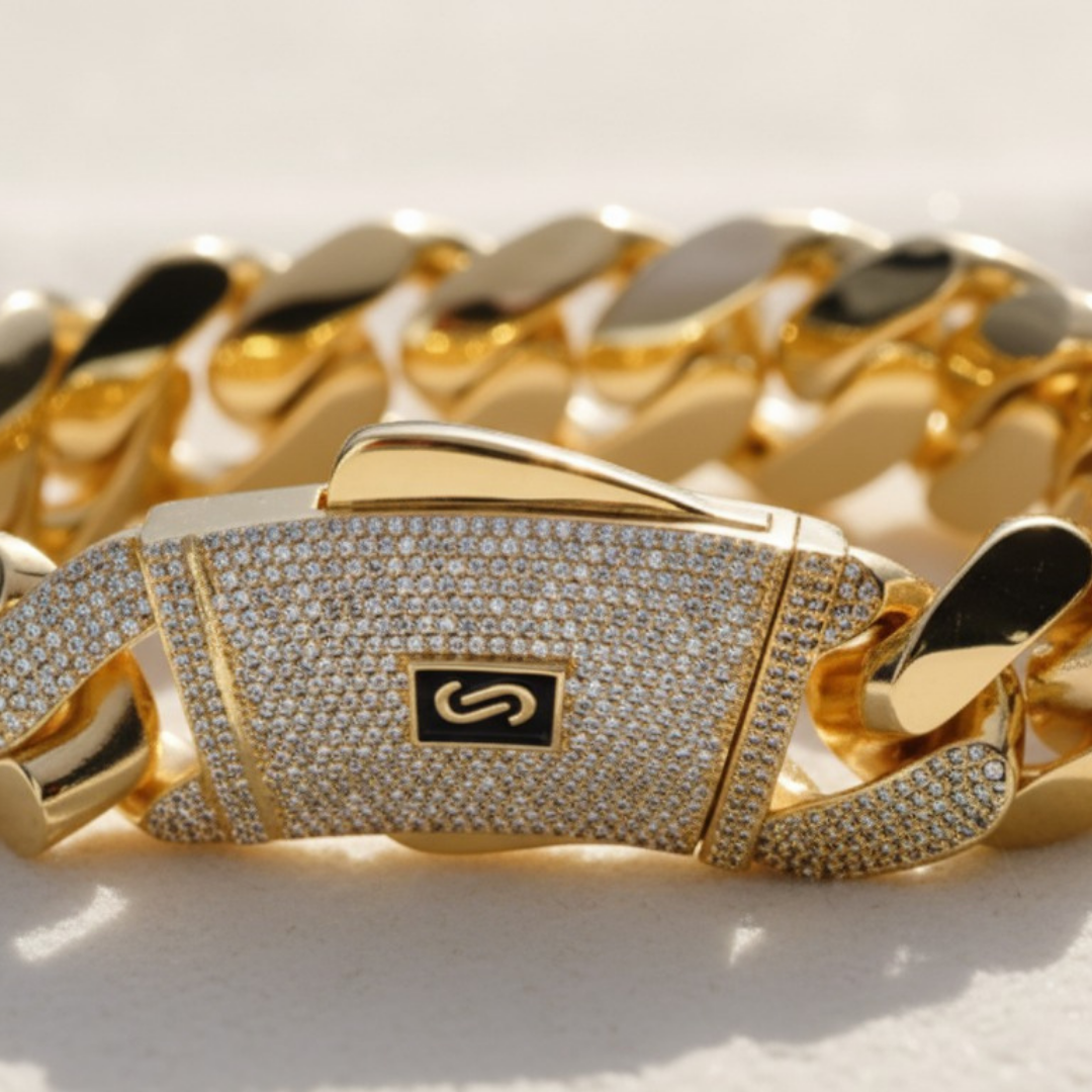 היוקרה של מונאקו: צמיד מצופה 14K מבריק